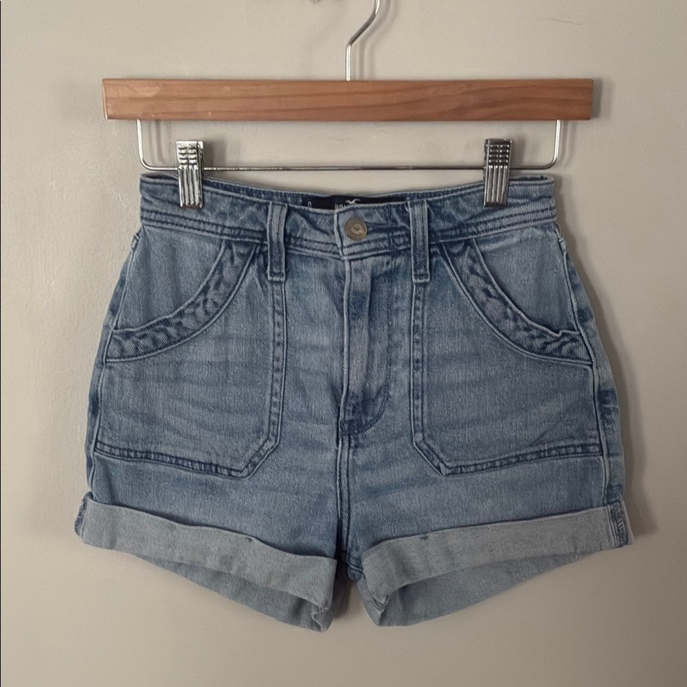 Hollister Blue Ultra High-Rise Mom Short Sz 24